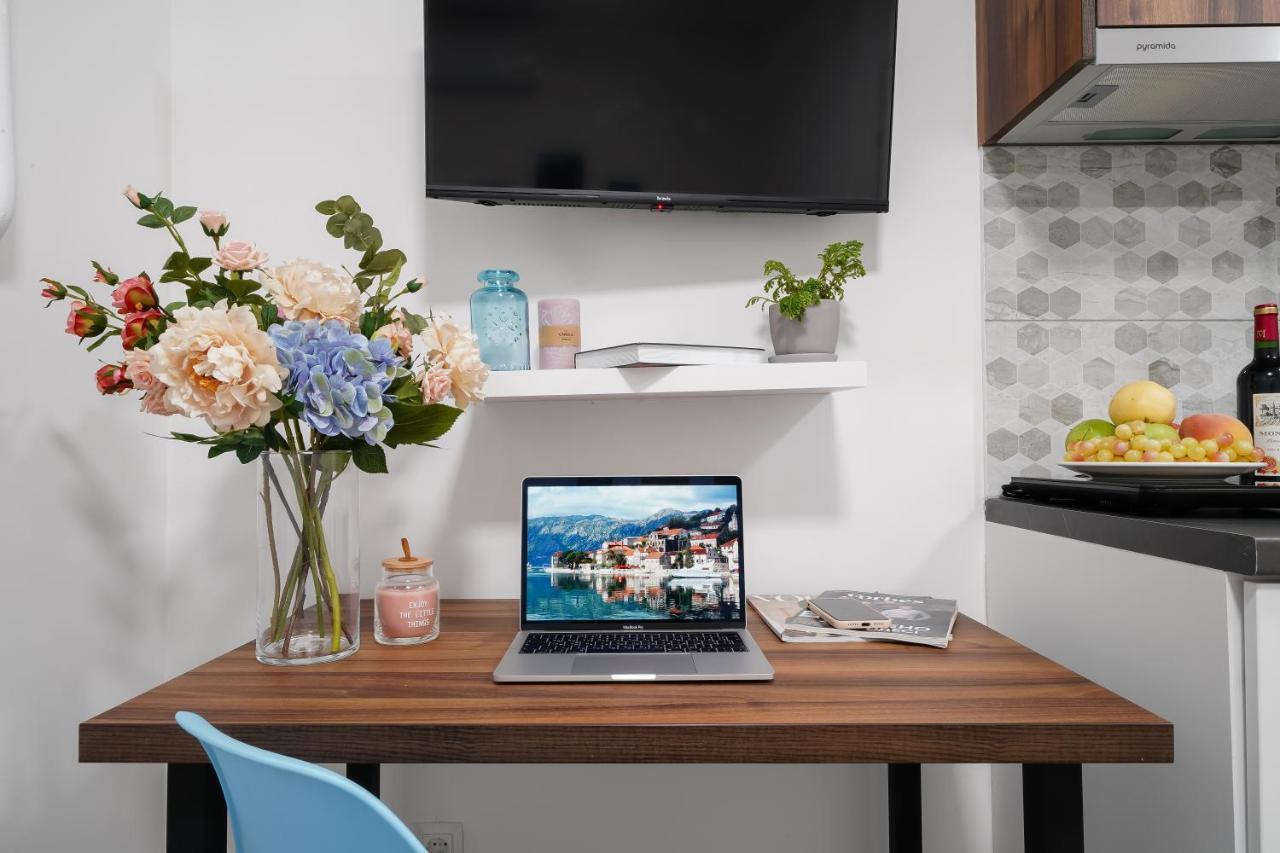 Apartment Myfreedom метро чернігівська інститут серця Kyiv